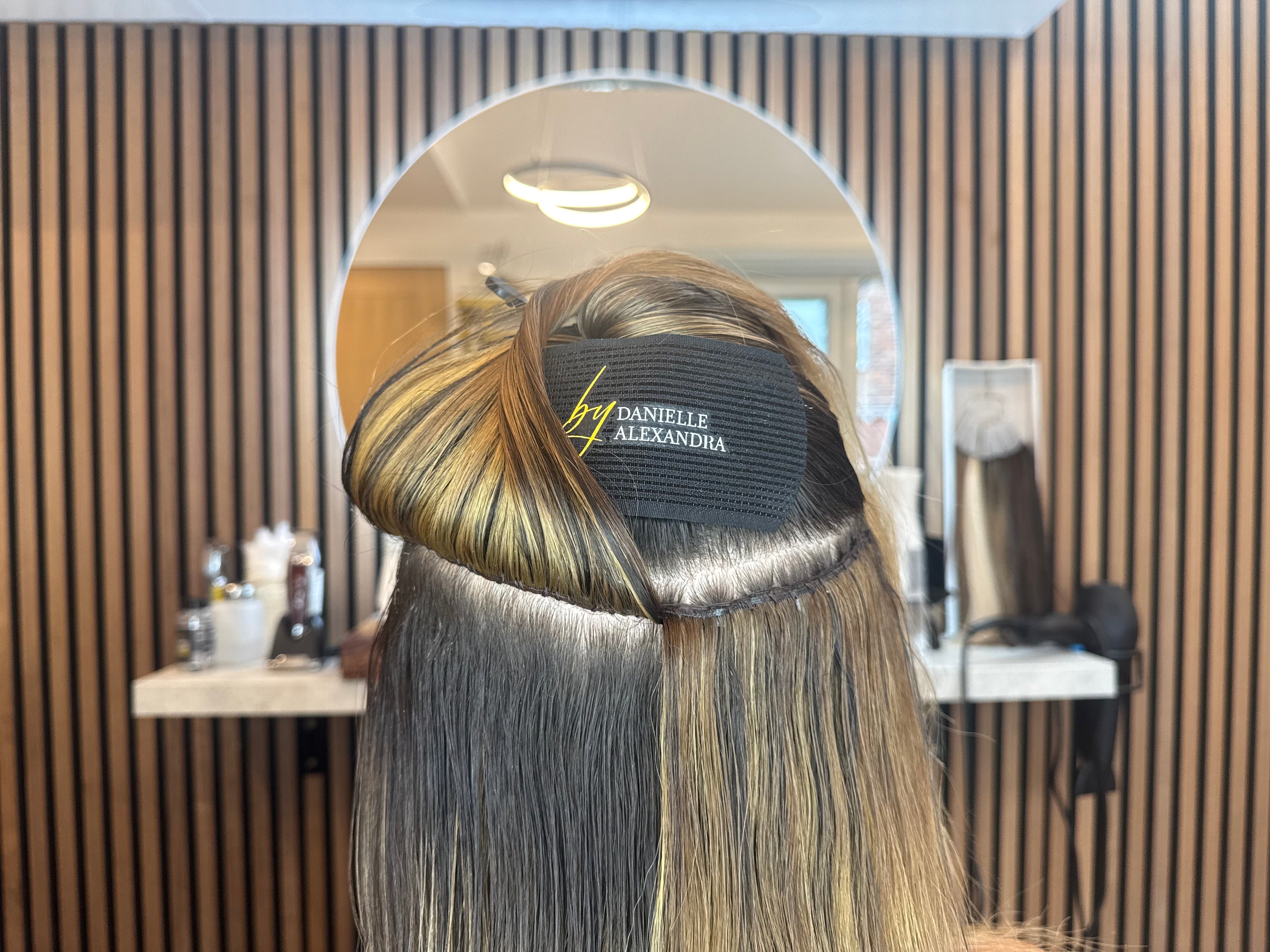 ONLINE Hidden weave with Live Model